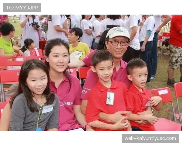 伏明霞又晒生活照，运动员名号在，家里像私人奢侈品博物馆——我心态崩了