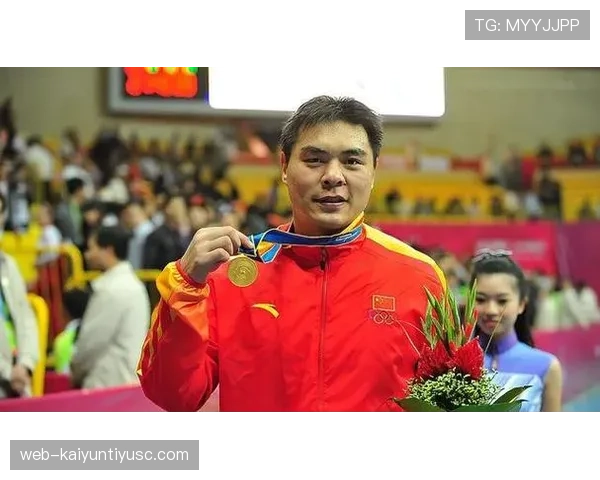 张志磊赛场上严肃，私下竟然爱网购包包，差距也太大了吧？